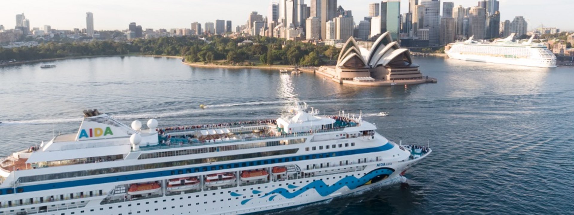 AIDAcara dockt als erstes Schiff der AIDA Flotte „Down Under“ an